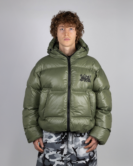 Green puffer jacket front view on model (the modeli is 175cm wearing size XL)