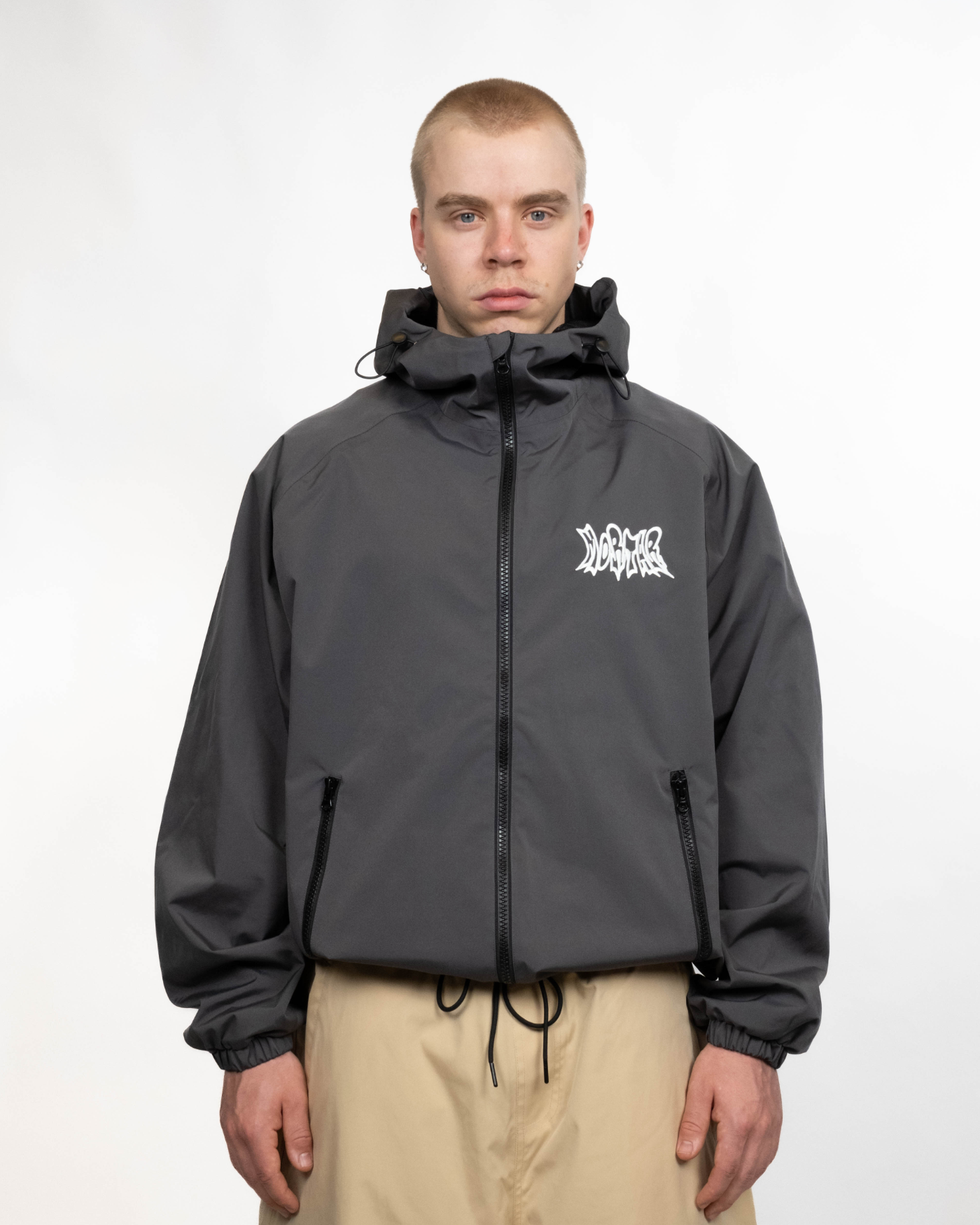Dark grey snow jacket front view on model  (The model is 180cm wearing size XL)