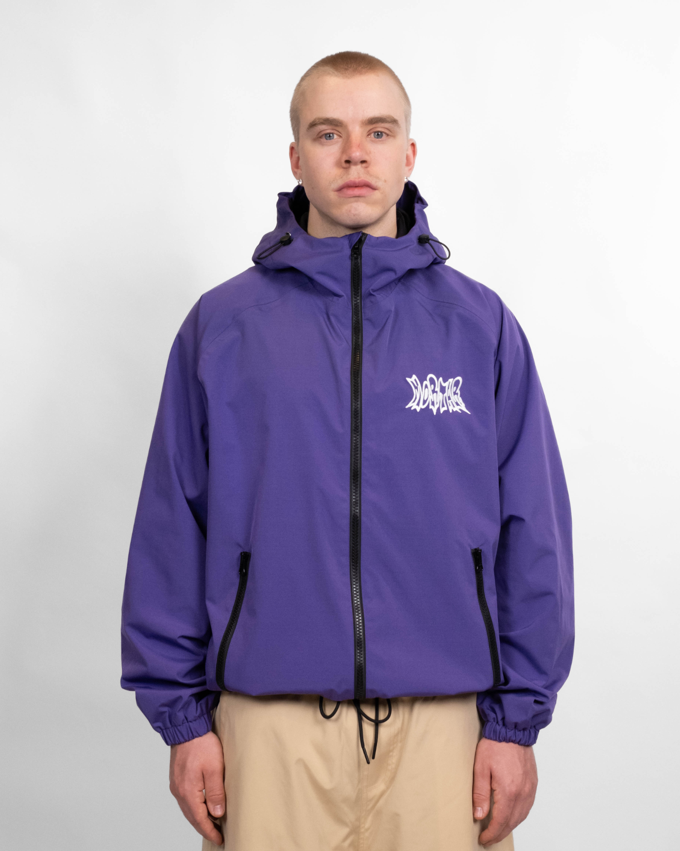 Purple snow jacket front view on model  (The model is 180cm wearing size XL)